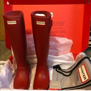 Hunter rain boots, Military Red, size 10